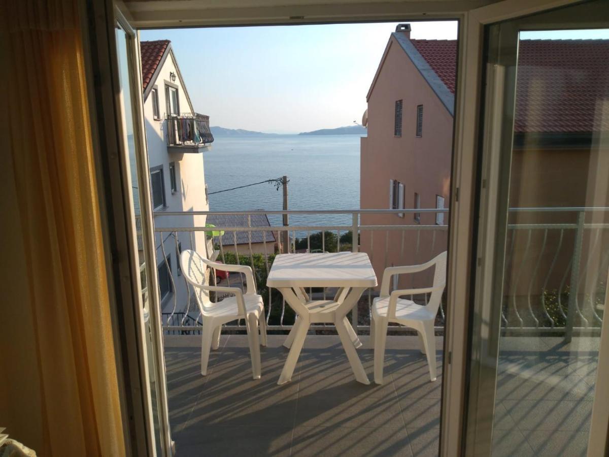 Апартаменты Sea Side App Vratarusa Экстерьер фото